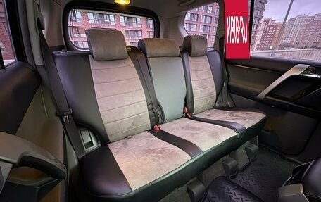 Toyota Land Cruiser Prado 150 рестайлинг 2, 2010 год, 1 900 000 рублей, 17 фотография