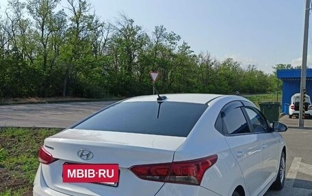 Hyundai Solaris II рестайлинг, 2021 год, 1 370 000 рублей, 4 фотография