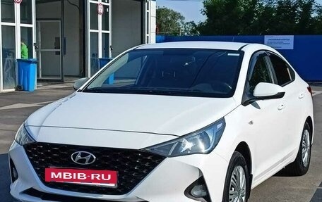 Hyundai Solaris II рестайлинг, 2021 год, 1 370 000 рублей, 6 фотография