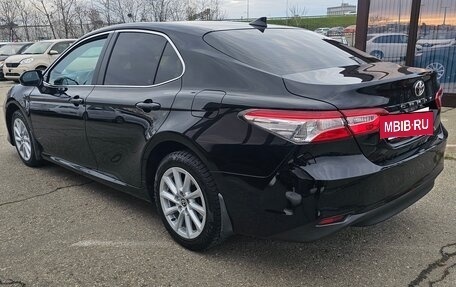 Toyota Camry, 2021 год, 2 450 000 рублей, 9 фотография