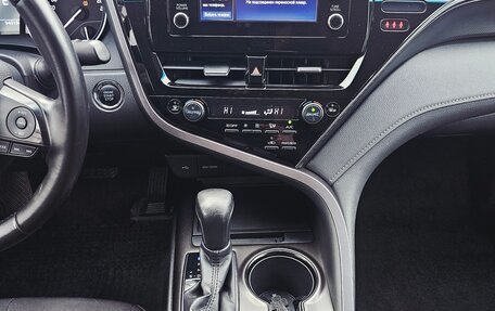 Toyota Camry, 2021 год, 2 450 000 рублей, 17 фотография