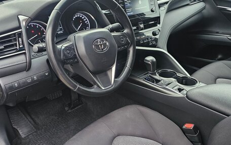 Toyota Camry, 2021 год, 2 450 000 рублей, 11 фотография