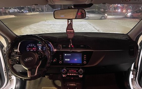 KIA Rio IV, 2021 год, 1 800 000 рублей, 6 фотография