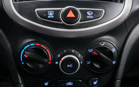 Hyundai Solaris II рестайлинг, 2011 год, 760 000 рублей, 13 фотография