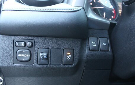 Toyota RAV4, 2017 год, 2 599 990 рублей, 8 фотография