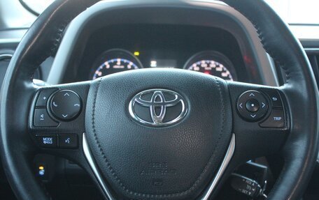 Toyota RAV4, 2017 год, 2 599 990 рублей, 11 фотография