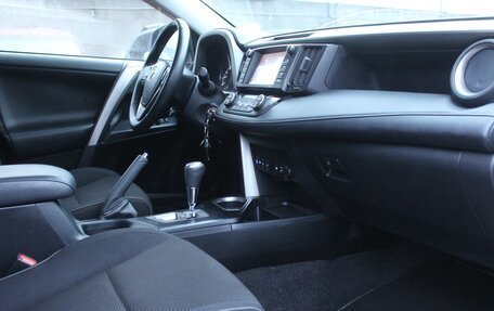 Toyota RAV4, 2017 год, 2 599 990 рублей, 21 фотография