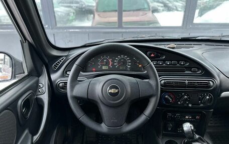 Chevrolet Niva I рестайлинг, 2015 год, 699 000 рублей, 11 фотография