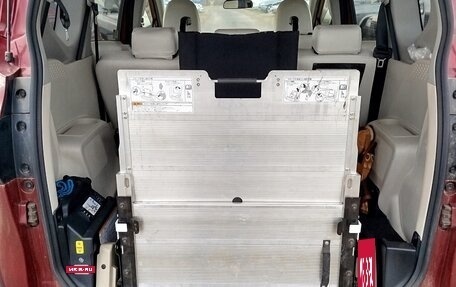 Toyota Sienta II, 2021 год, 1 650 000 рублей, 5 фотография