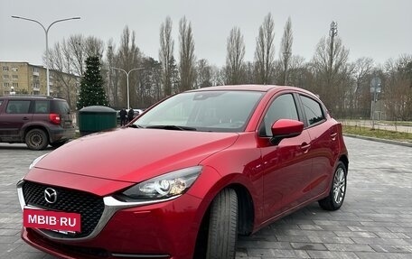 Mazda 2 III, 2020 год, 1 800 000 рублей, 2 фотография