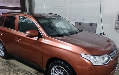 Mitsubishi Outlander III рестайлинг 3, 2012 год, 1 300 000 рублей, 2 фотография