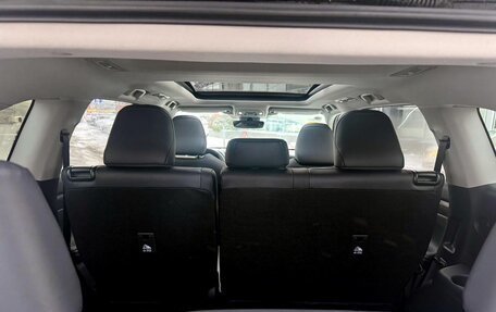 Toyota Highlander, 2025 год, 6 190 000 рублей, 24 фотография