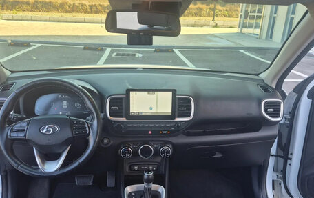 Hyundai Venue I, 2023 год, 1 830 000 рублей, 10 фотография