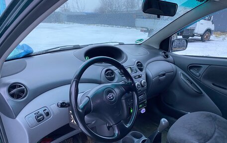 Toyota Yaris I рестайлинг, 2001 год, 450 000 рублей, 9 фотография