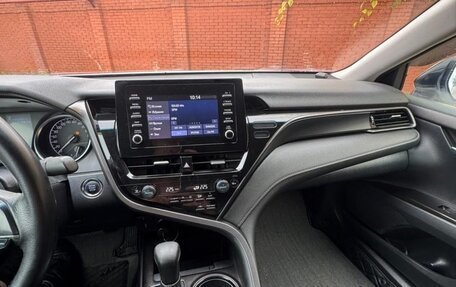 Toyota Camry, 2021 год, 2 000 000 рублей, 2 фотография