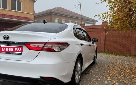 Toyota Camry, 2021 год, 2 000 000 рублей, 4 фотография