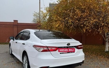 Toyota Camry, 2021 год, 2 000 000 рублей, 5 фотография