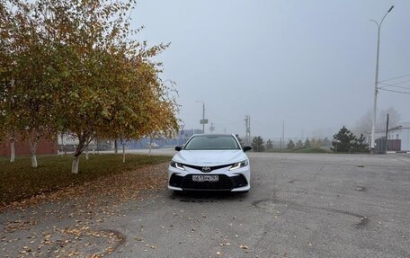 Toyota Camry, 2021 год, 2 000 000 рублей, 11 фотография