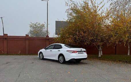 Toyota Camry, 2021 год, 2 000 000 рублей, 14 фотография