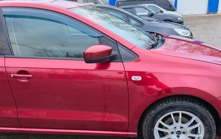 Volkswagen Polo VI (EU Market), 2011 год, 750 000 рублей, 2 фотография