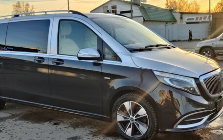 Mercedes-Benz V-Класс, 2021 год, 5 900 000 рублей, 2 фотография