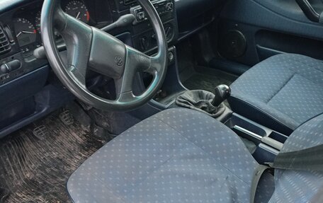 Volkswagen Passat B4, 1994 год, 235 000 рублей, 6 фотография