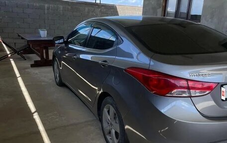 Hyundai Elantra V, 2012 год, 950 000 рублей, 3 фотография