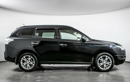 Mitsubishi Outlander III рестайлинг 3, 2013 год, 1 270 000 рублей, 4 фотография