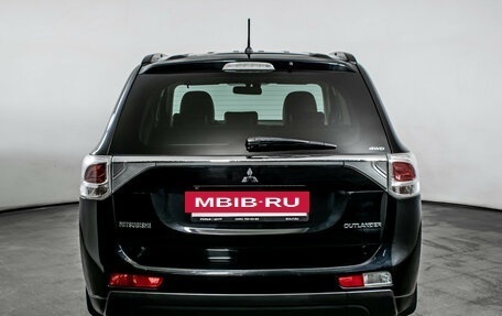 Mitsubishi Outlander III рестайлинг 3, 2013 год, 1 270 000 рублей, 6 фотография