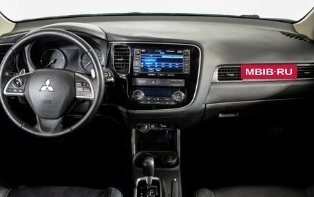 Mitsubishi Outlander III рестайлинг 3, 2013 год, 1 270 000 рублей, 11 фотография