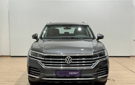 Volkswagen Touareg III, 2020 год, 5 850 000 рублей, 2 фотография