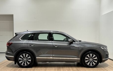 Volkswagen Touareg III, 2020 год, 5 850 000 рублей, 4 фотография