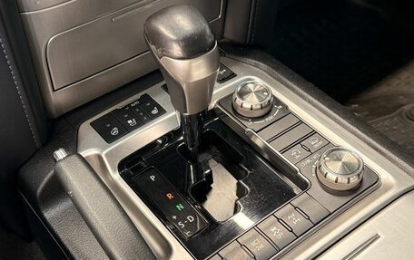 Toyota Land Cruiser 200, 2019 год, 6 350 000 рублей, 19 фотография