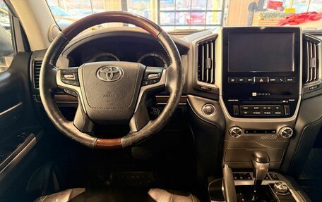 Toyota Land Cruiser 200, 2019 год, 6 350 000 рублей, 24 фотография