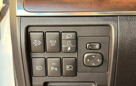 Toyota Land Cruiser 200, 2019 год, 6 350 000 рублей, 14 фотография