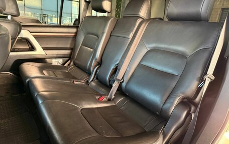 Toyota Land Cruiser 200, 2019 год, 6 350 000 рублей, 26 фотография