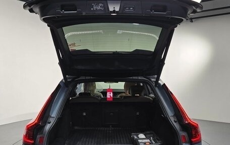 Volvo V90 Cross Country I рестайлинг, 2023 год, 5 990 000 рублей, 6 фотография