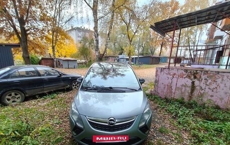 Opel Zafira C рестайлинг, 2014 год, 1 050 000 рублей, 5 фотография