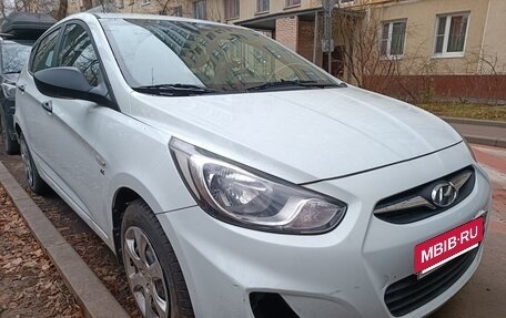 Hyundai Solaris II рестайлинг, 2013 год, 1 150 000 рублей, 2 фотография