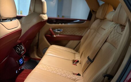 Bentley Bentayga I, 2016 год, 8 400 000 рублей, 11 фотография