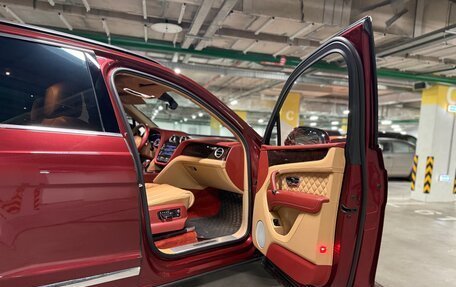 Bentley Bentayga I, 2016 год, 8 400 000 рублей, 17 фотография