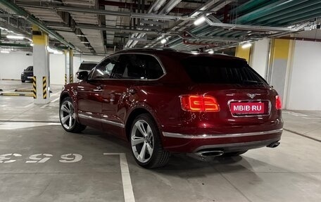 Bentley Bentayga I, 2016 год, 8 400 000 рублей, 9 фотография