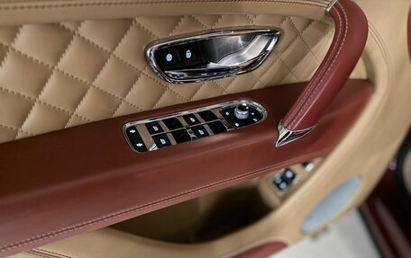 Bentley Bentayga I, 2016 год, 8 400 000 рублей, 25 фотография