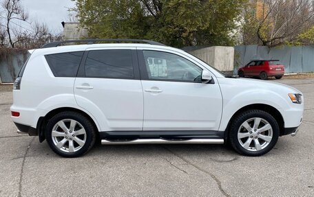 Mitsubishi Outlander III рестайлинг 3, 2011 год, 1 105 000 рублей, 4 фотография