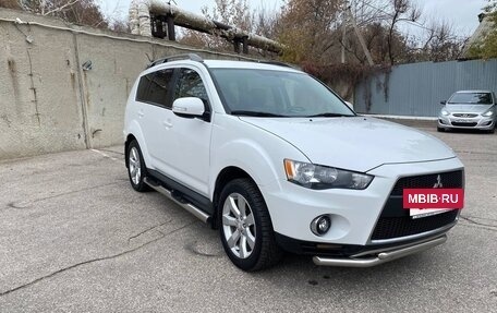 Mitsubishi Outlander III рестайлинг 3, 2011 год, 1 105 000 рублей, 3 фотография