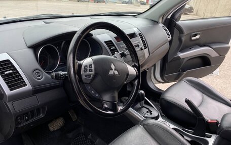 Mitsubishi Outlander III рестайлинг 3, 2011 год, 1 105 000 рублей, 9 фотография