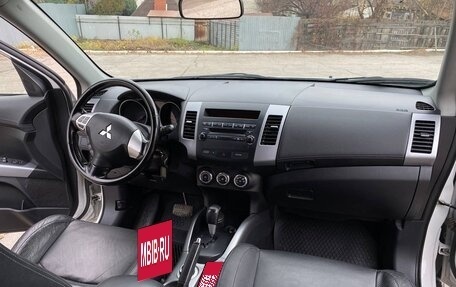 Mitsubishi Outlander III рестайлинг 3, 2011 год, 1 105 000 рублей, 8 фотография