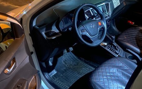 Hyundai Solaris II рестайлинг, 2019 год, 640 000 рублей, 5 фотография