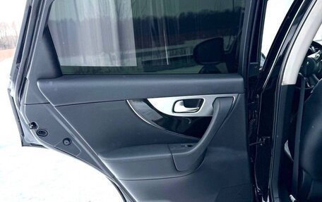 Infiniti QX70, 2014 год, 2 900 000 рублей, 11 фотография