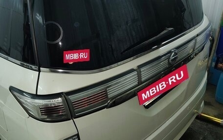 Nissan Elgrand III, 2019 год, 2 050 000 рублей, 2 фотография